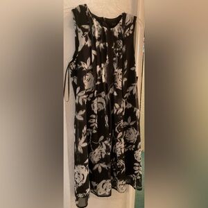Black and white dress in size 6.  Brand new with tags.